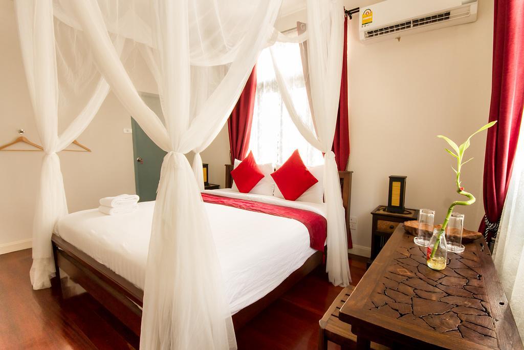 Fu House Hostel Bangkok Exterior photo